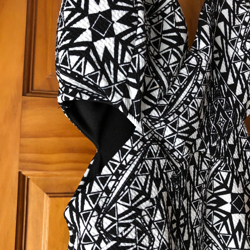 Dress - Picture 2 of 6